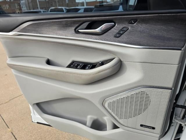 2022 Jeep Grand Cherokee L Overland